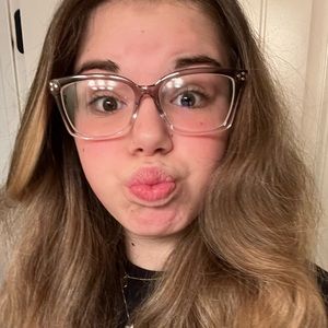 Meet your Posher, Addie